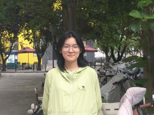 李小萌.jpg