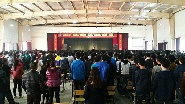 安丰高中邀请知名专家对高三学子进行励志演讲
