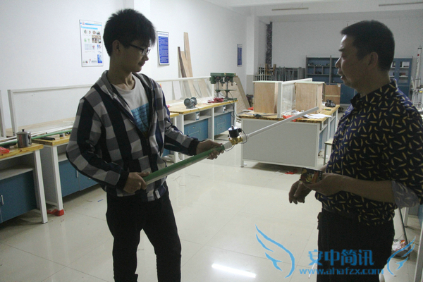 安丰高中16件科技制作参加第三届安徽青少年科技发明大赛角逐

