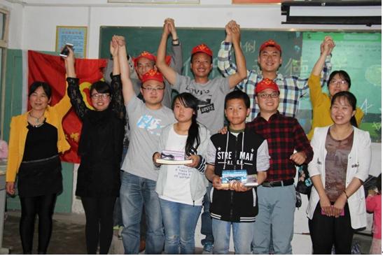 堰口镇团委为堰口中学孤儿过生日