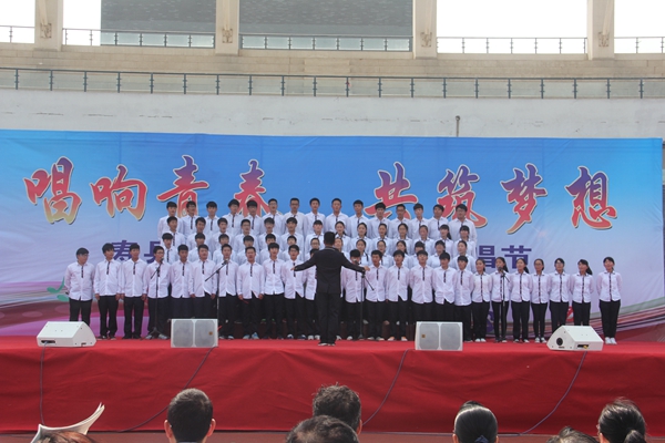 寿县一中举行2016年学生合唱节