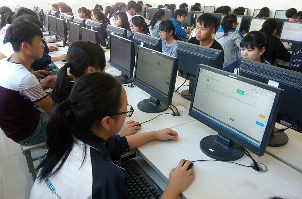 安丰高中组织学生参加全国青少年禁毒知识竞赛