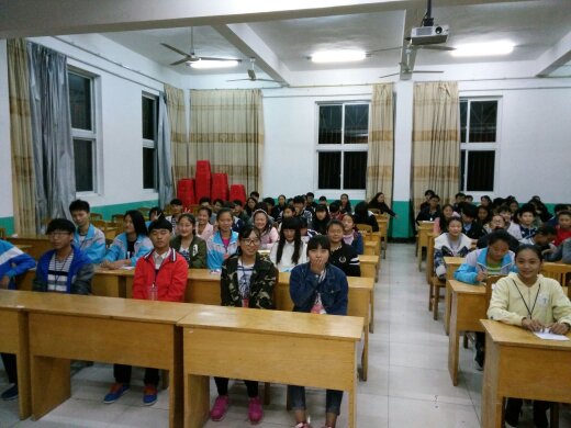 迎河中学召开团支部书记及志愿者会议